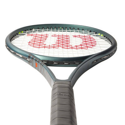 Tennis racquet Wilson Blade 100L v9